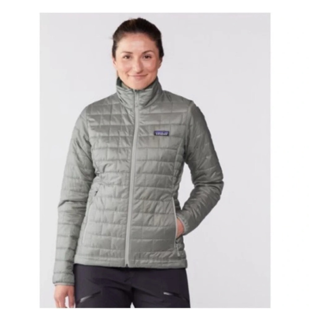 Patagonia Women's Light Gray Puffer Jacket EUC